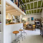 La Maison Des Voyages *